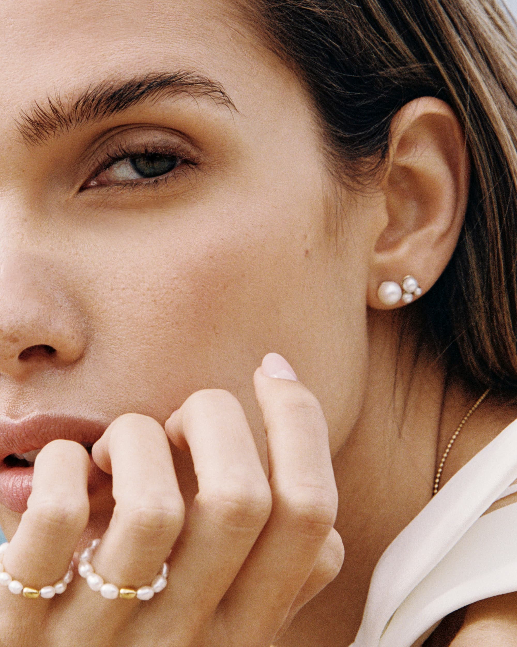 Dolce 14k Gold Studs