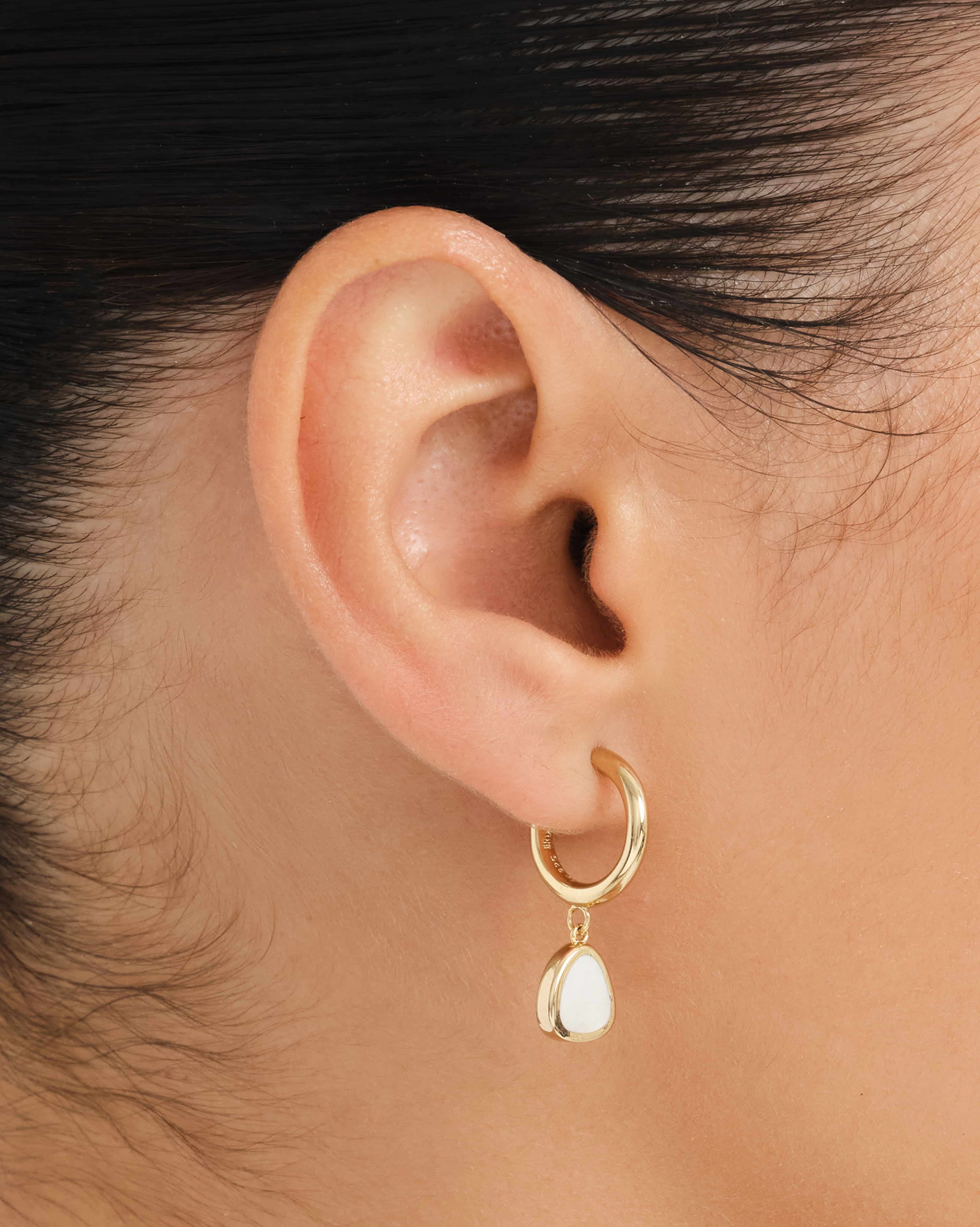 Ohana Pearl Mini Hoops