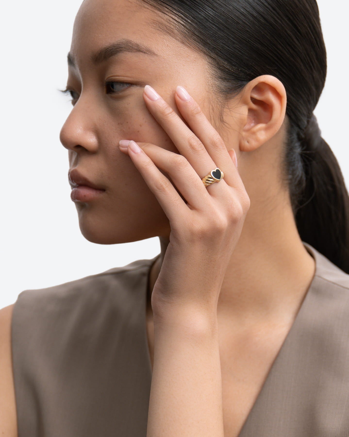 BRUNA The Label Ring Corvina Onyx Ring