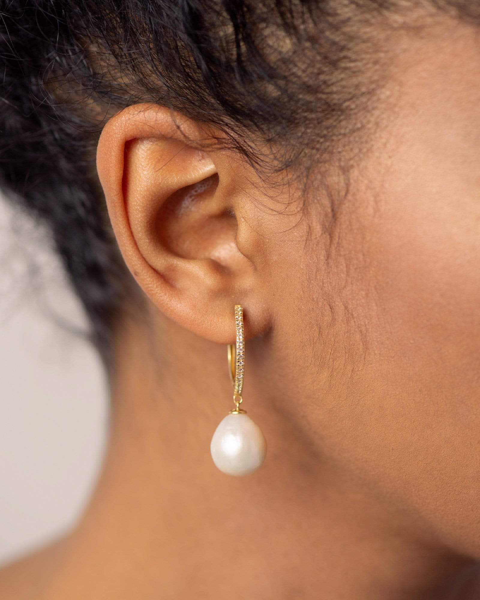 BRUNA The Label Earrings 18k Gold Vermeil / Perlen La Perla Hoops