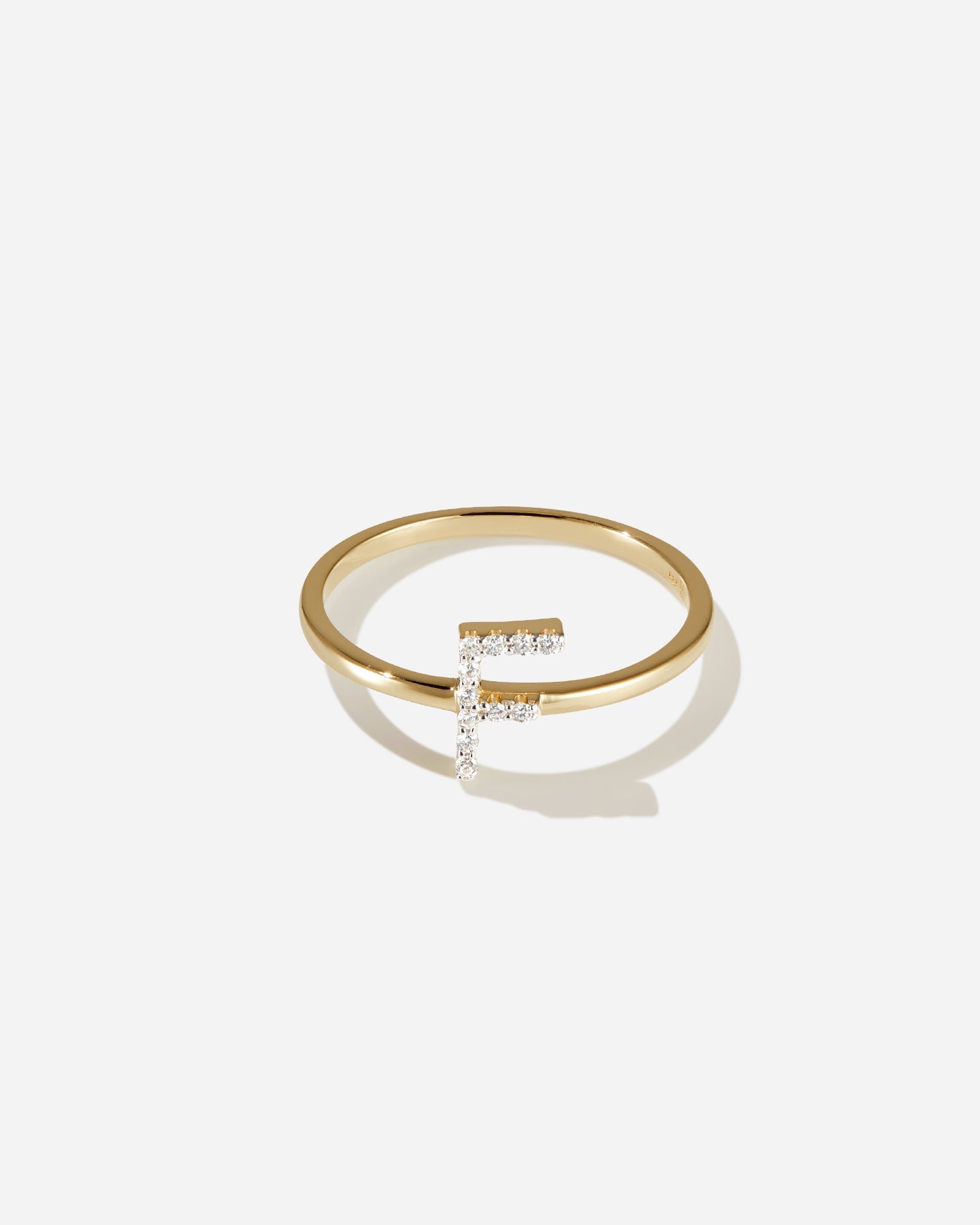 BRUNA The Label Ring F / 14k Gelbgold / 52 Lab-Grown Diamond Letter Ring