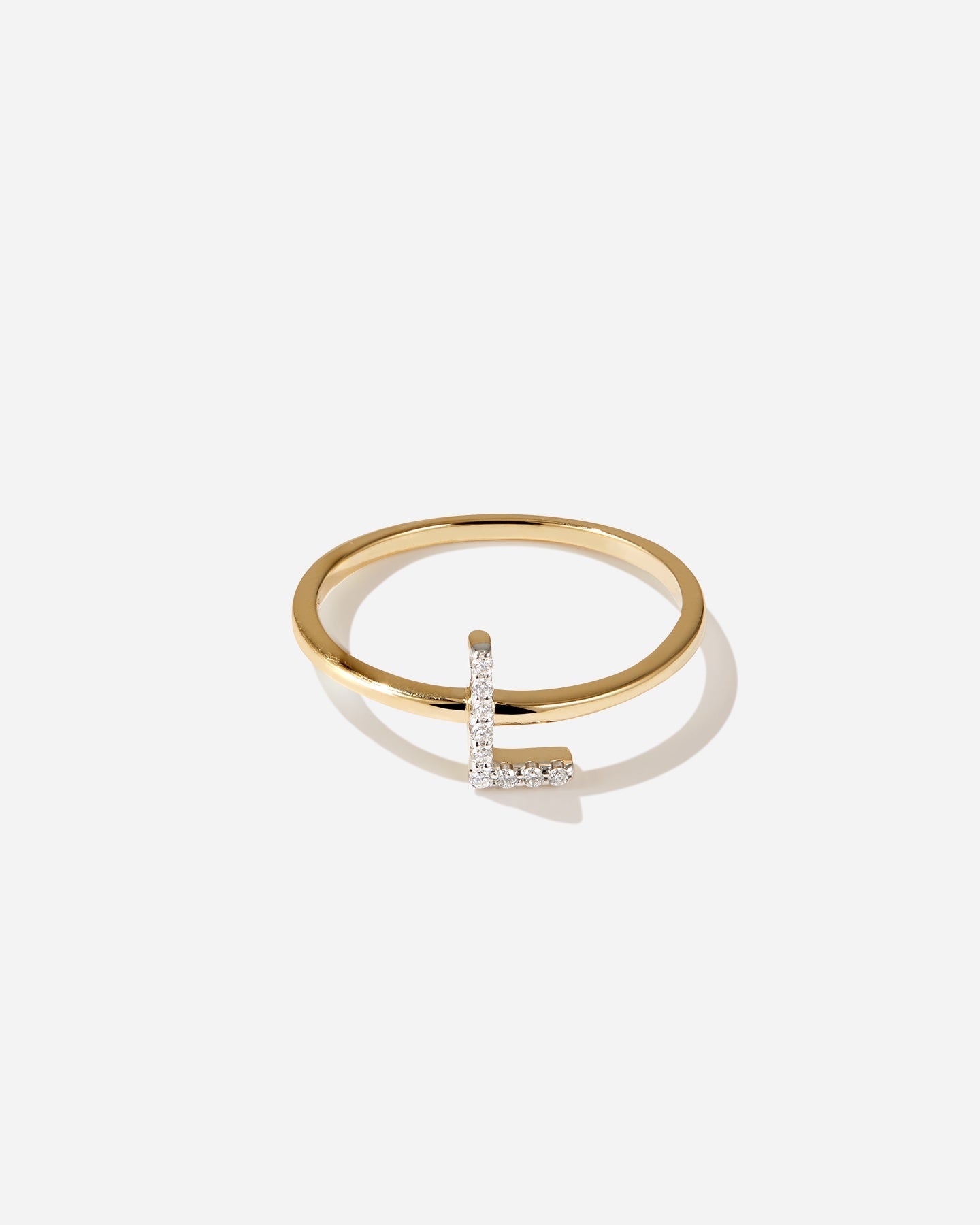 BRUNA The Label Ring L / 14k Gelbgold / 52 Lab-Grown Diamond Letter Ring