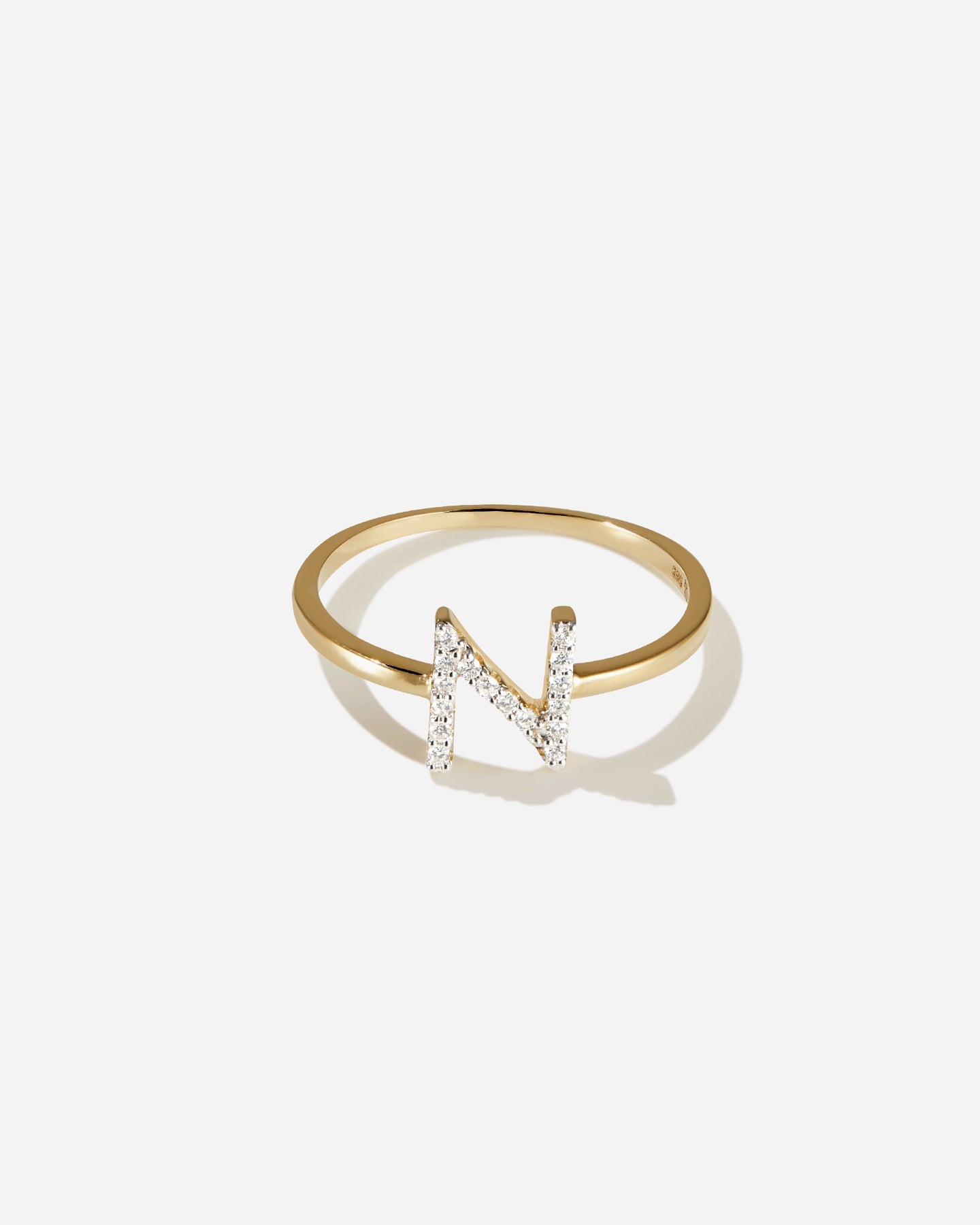 BRUNA The Label Ring N / 14k Gelbgold / 52 Lab-Grown Diamond Letter Ring