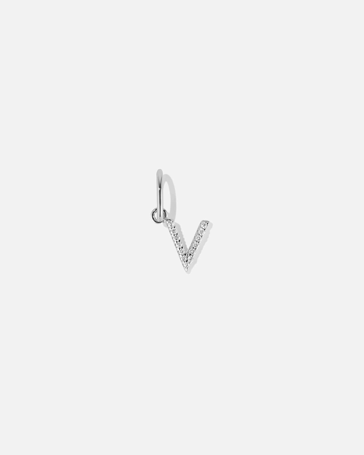 BRUNA The Label Charm V / 14k Weißgold / Laborgezüchtete Diamanten Lab-Grown Diamond Letter Charm