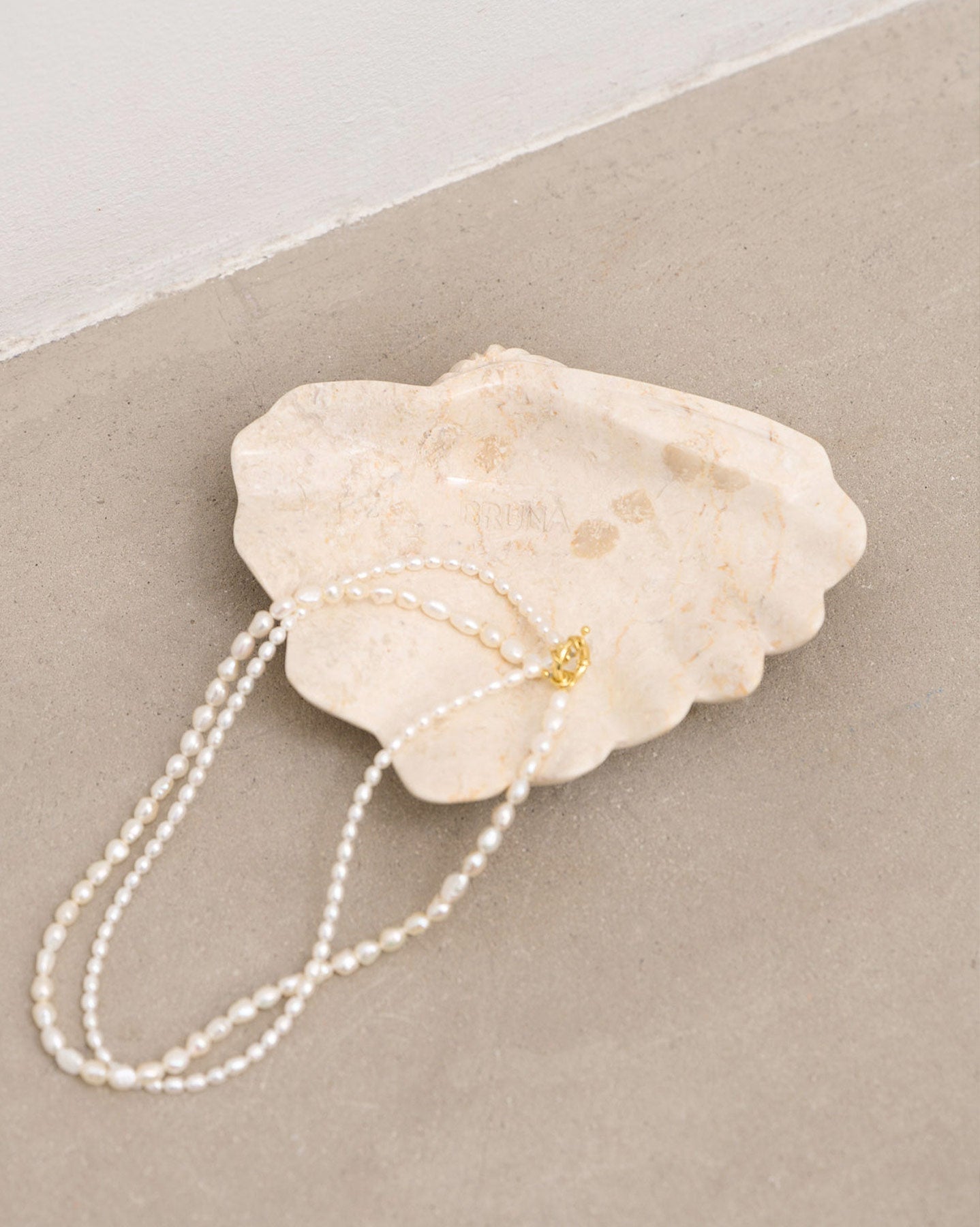 BRUNA The Label Accessoire Venus Marble Tray