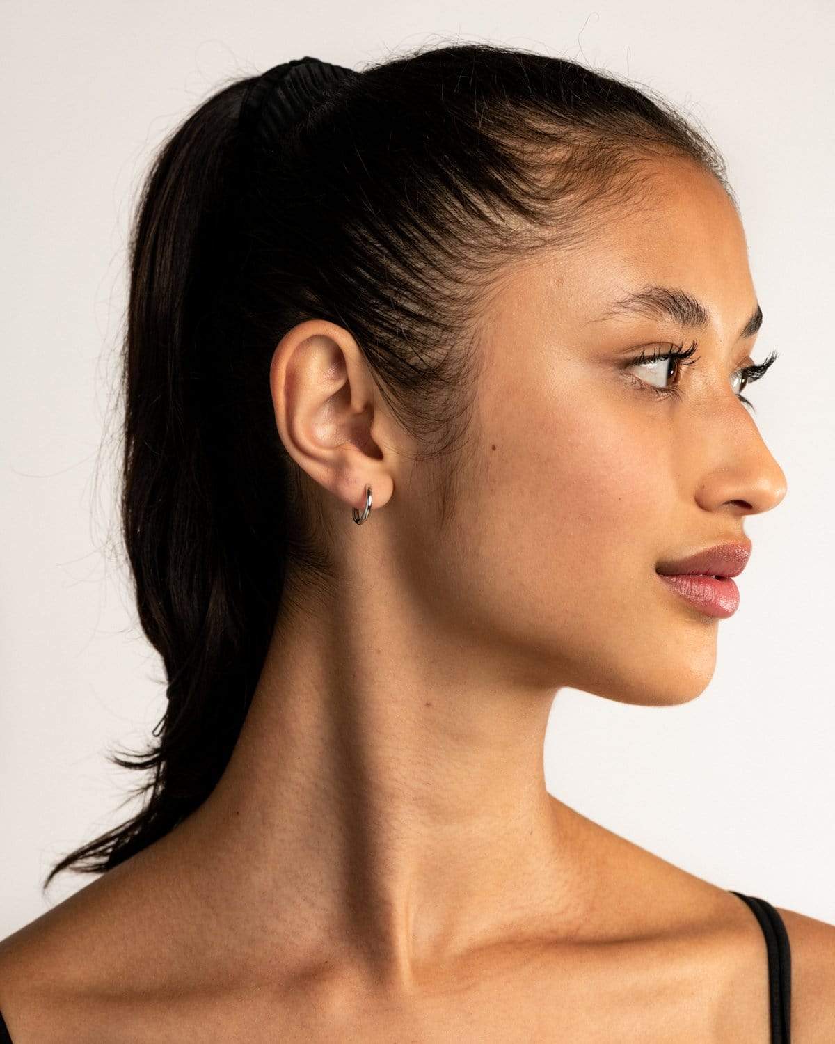 Bruna The Label Earrings Isola Medium Hoops