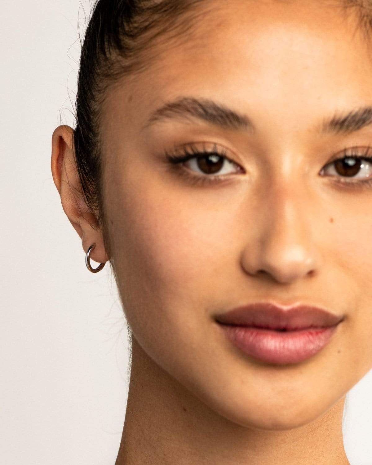 Bruna The Label Earrings Isola Medium Hoops