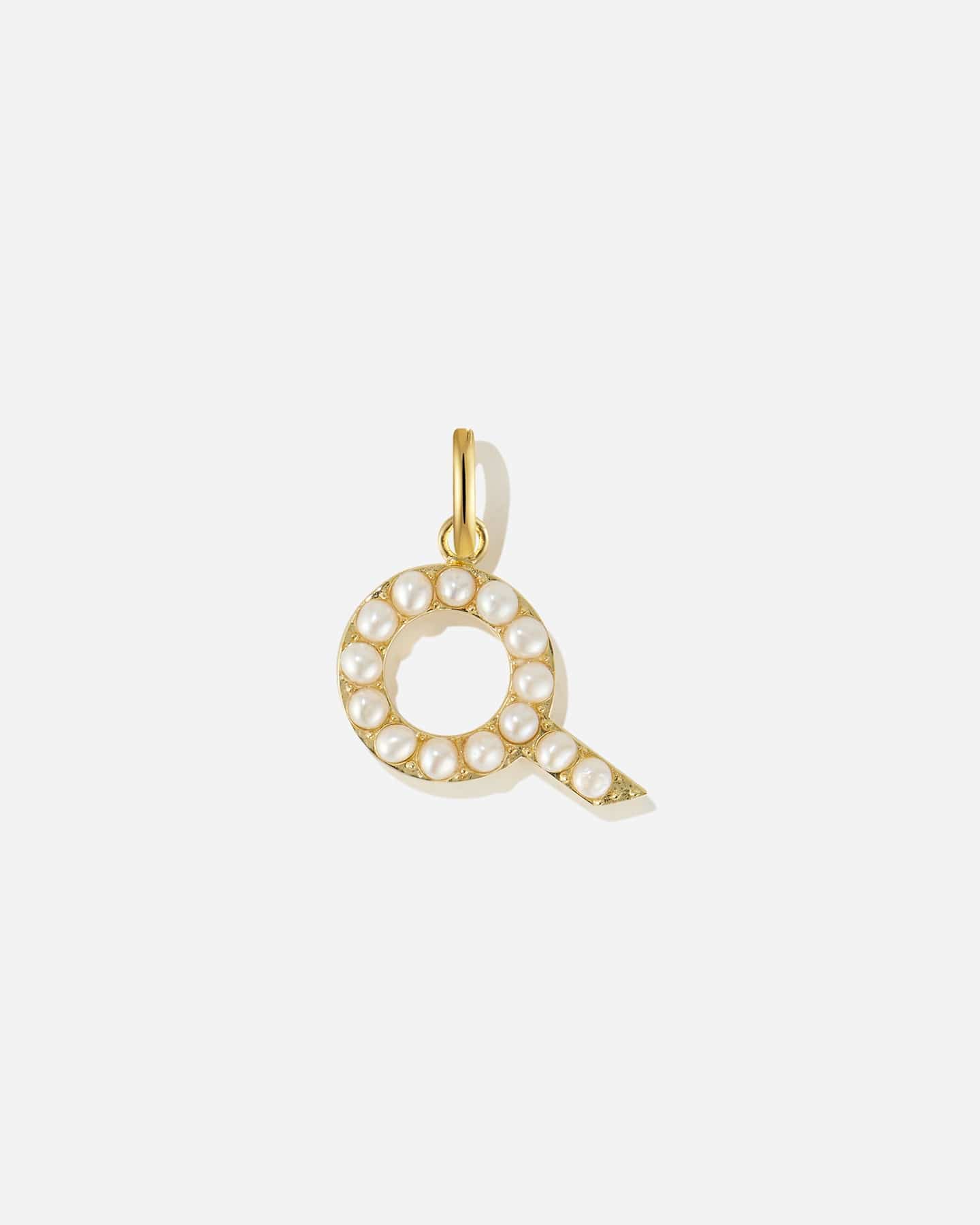 BRUNA The Label Charm Q / 18k Gold Vermeil / Perlen Pearl Letter Charm