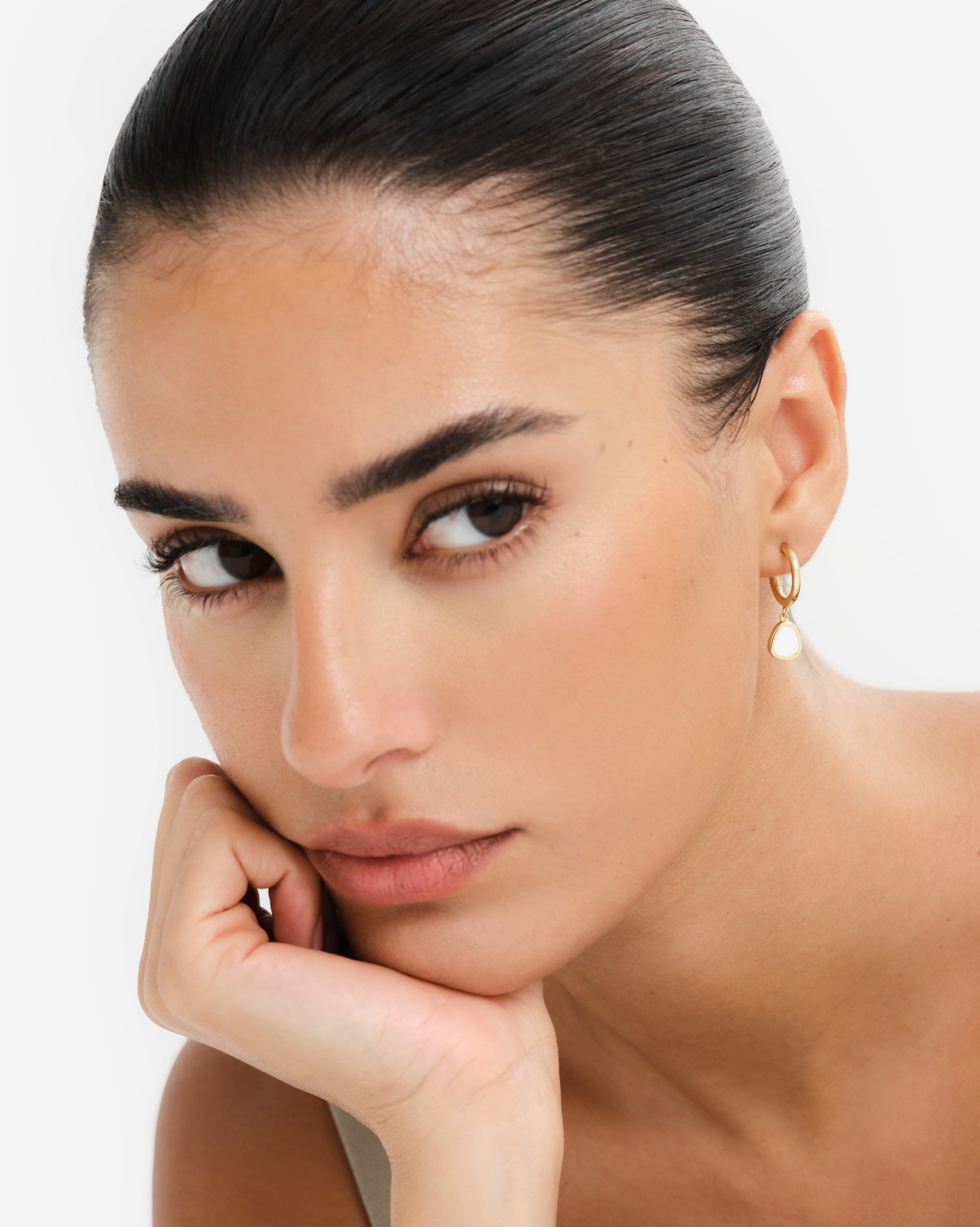 Ohana Pearl Mini Hoops