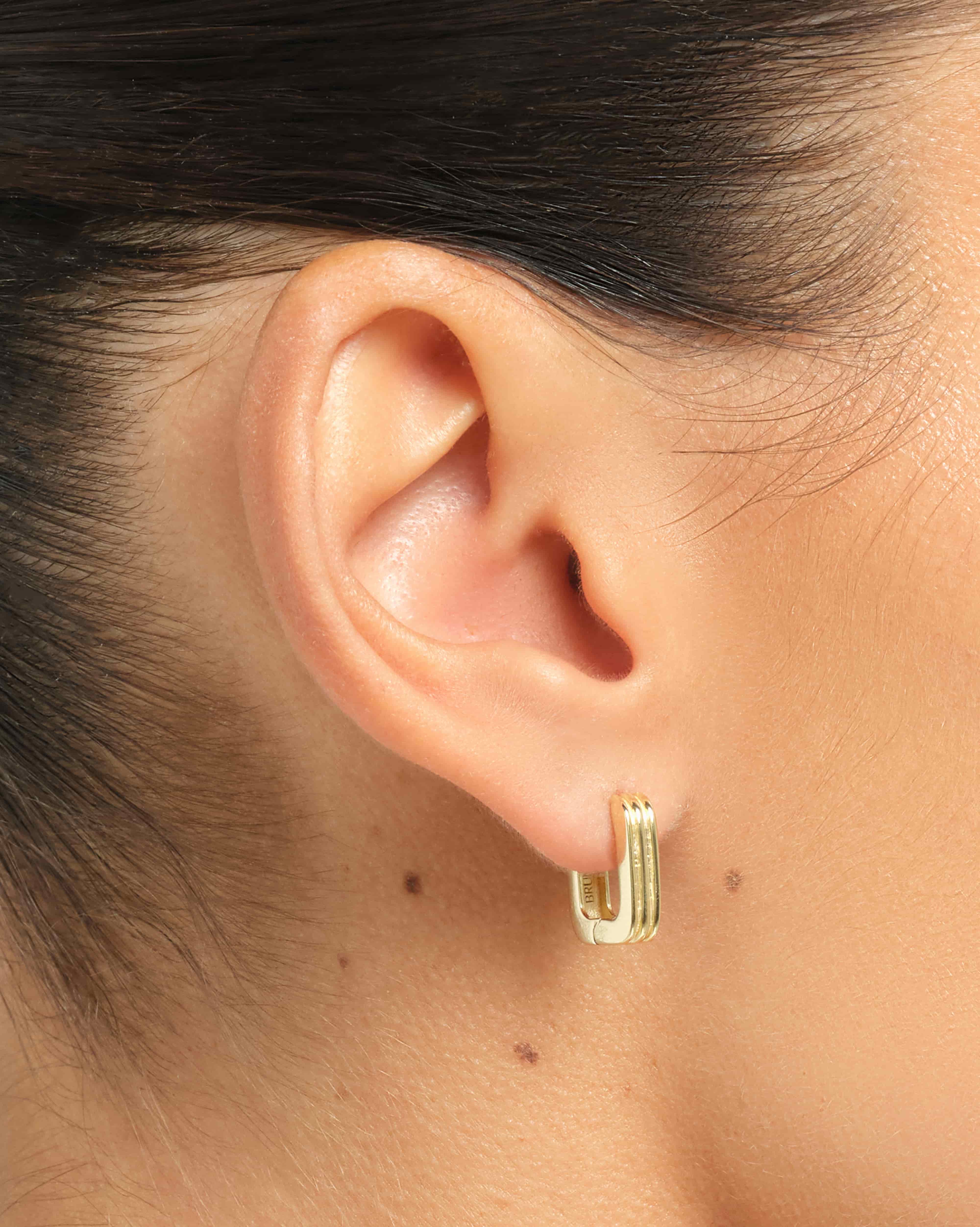 Venosa Small Hoops