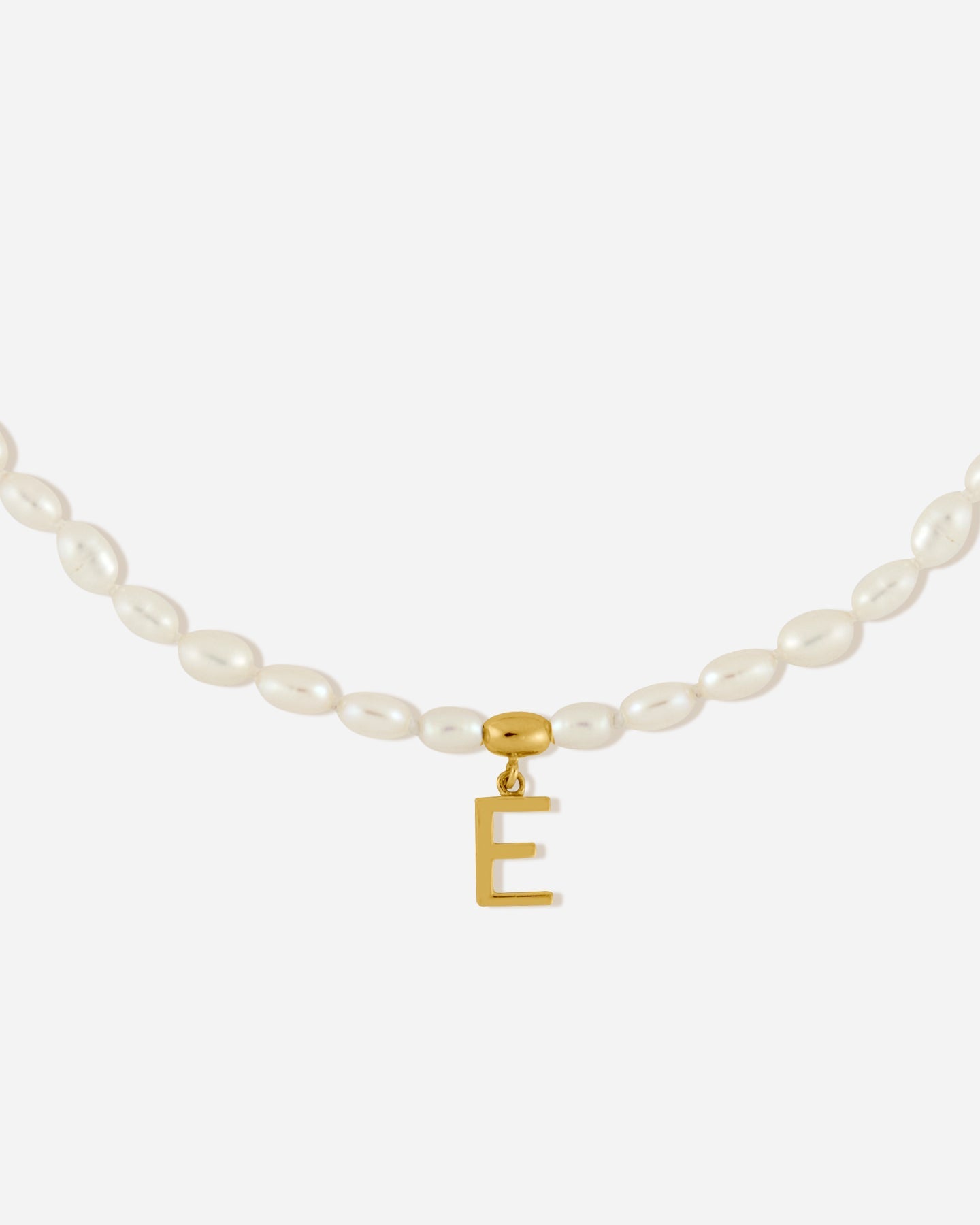 BRUNA The Label Necklace E / 18k Gold Vermeil / Perlen Antibes Letter Choker