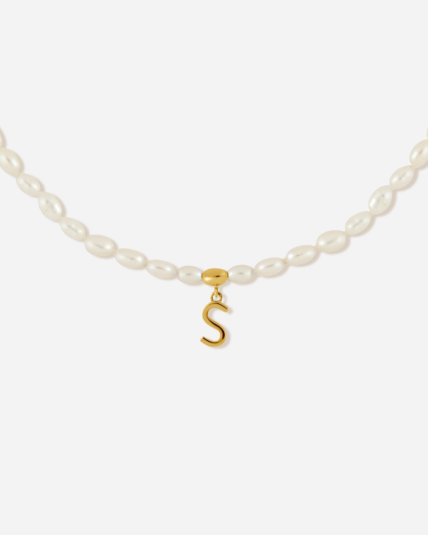 BRUNA The Label Necklace S / 18k Gold Vermeil / Perlen Antibes Letter Choker