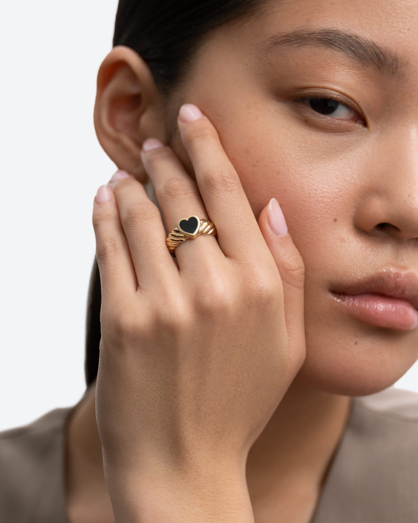 BRUNA The Label Ring Corvina Onyx Ring