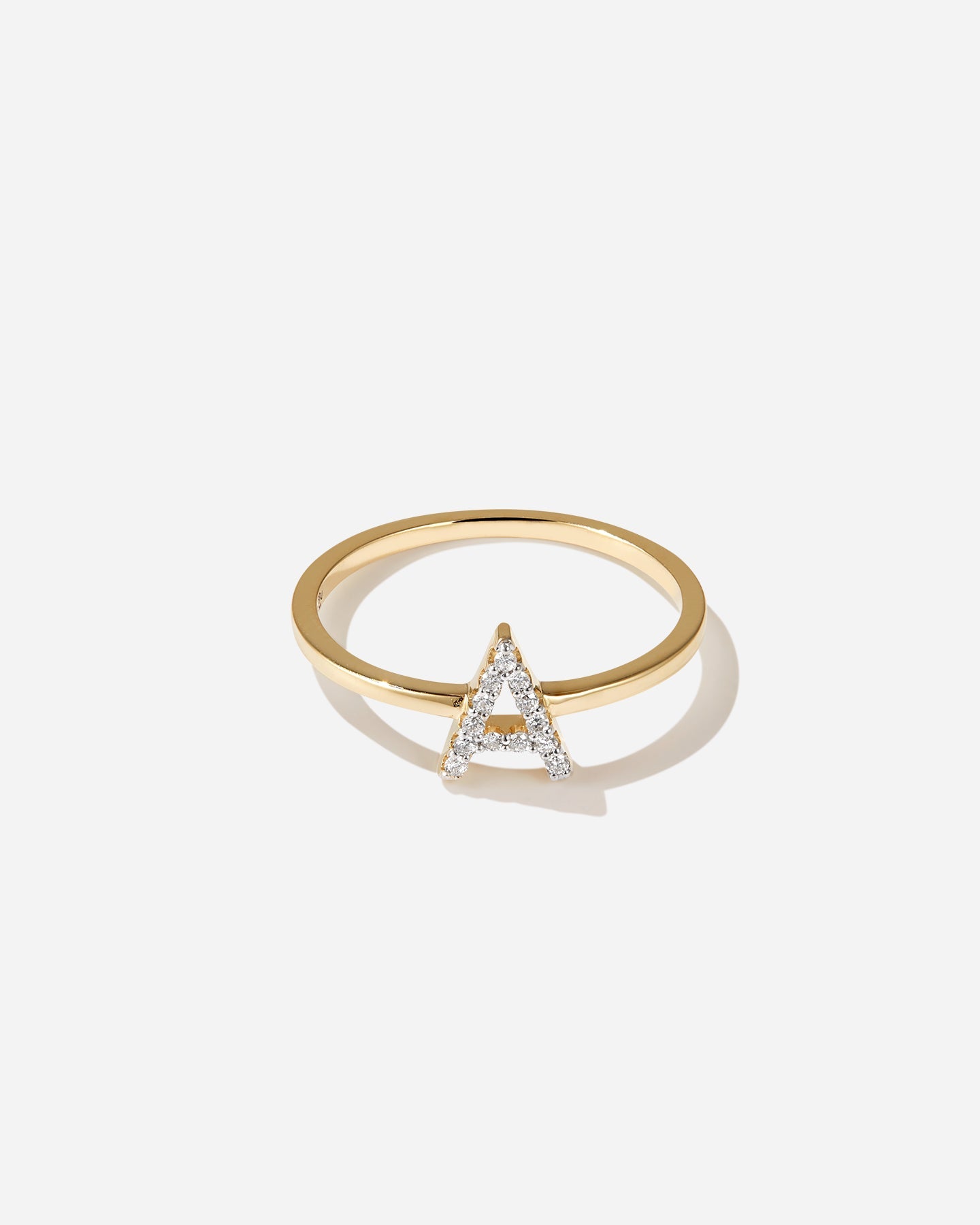 BRUNA The Label Ring A / 14k Gelbgold / 52 Lab-Grown Diamond Letter Ring