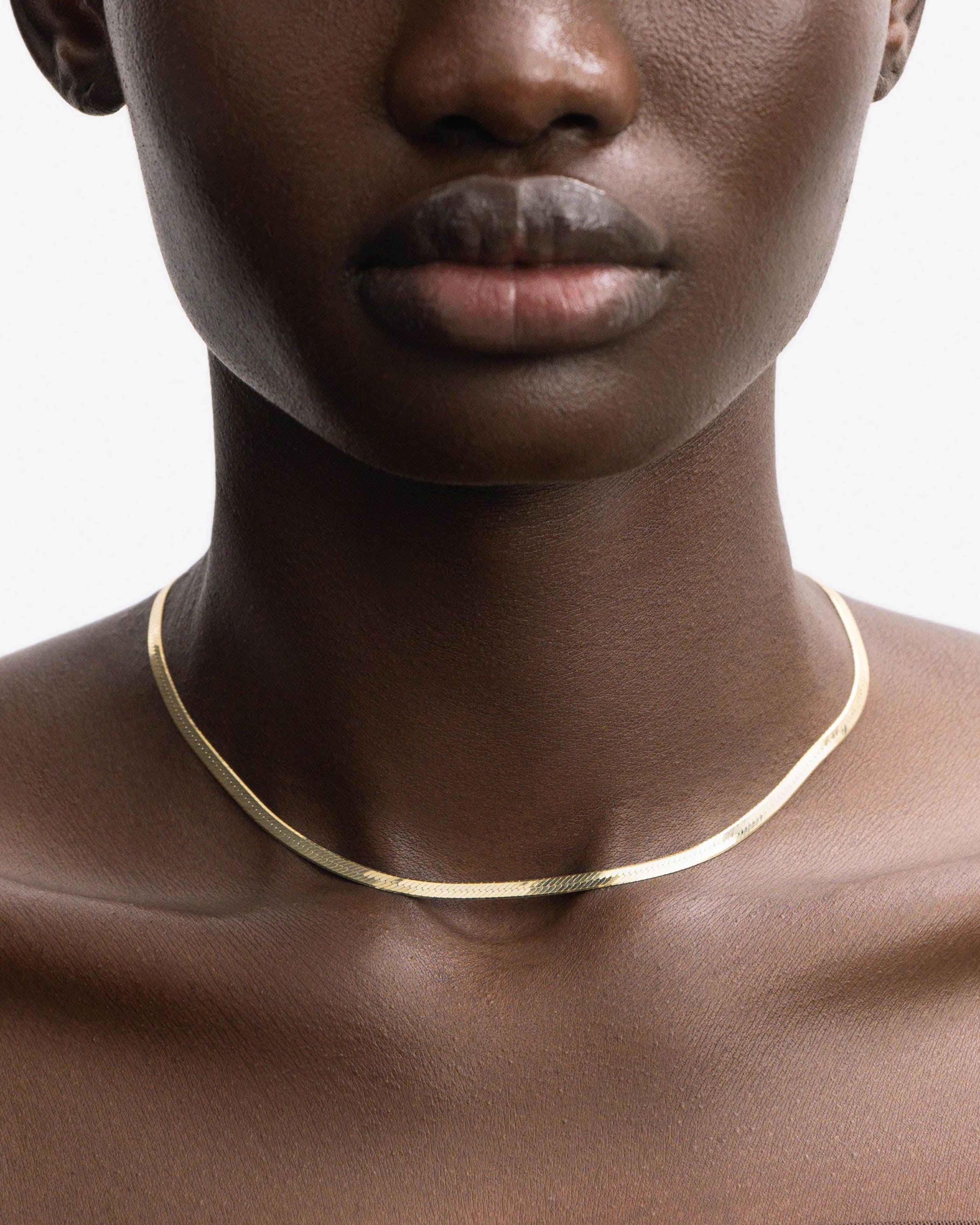 Collier ras de cou cuir avec maille marine - Anne-louise Colrat Collier ras de cou cuir avec maille marine - Anne-louise Colrat