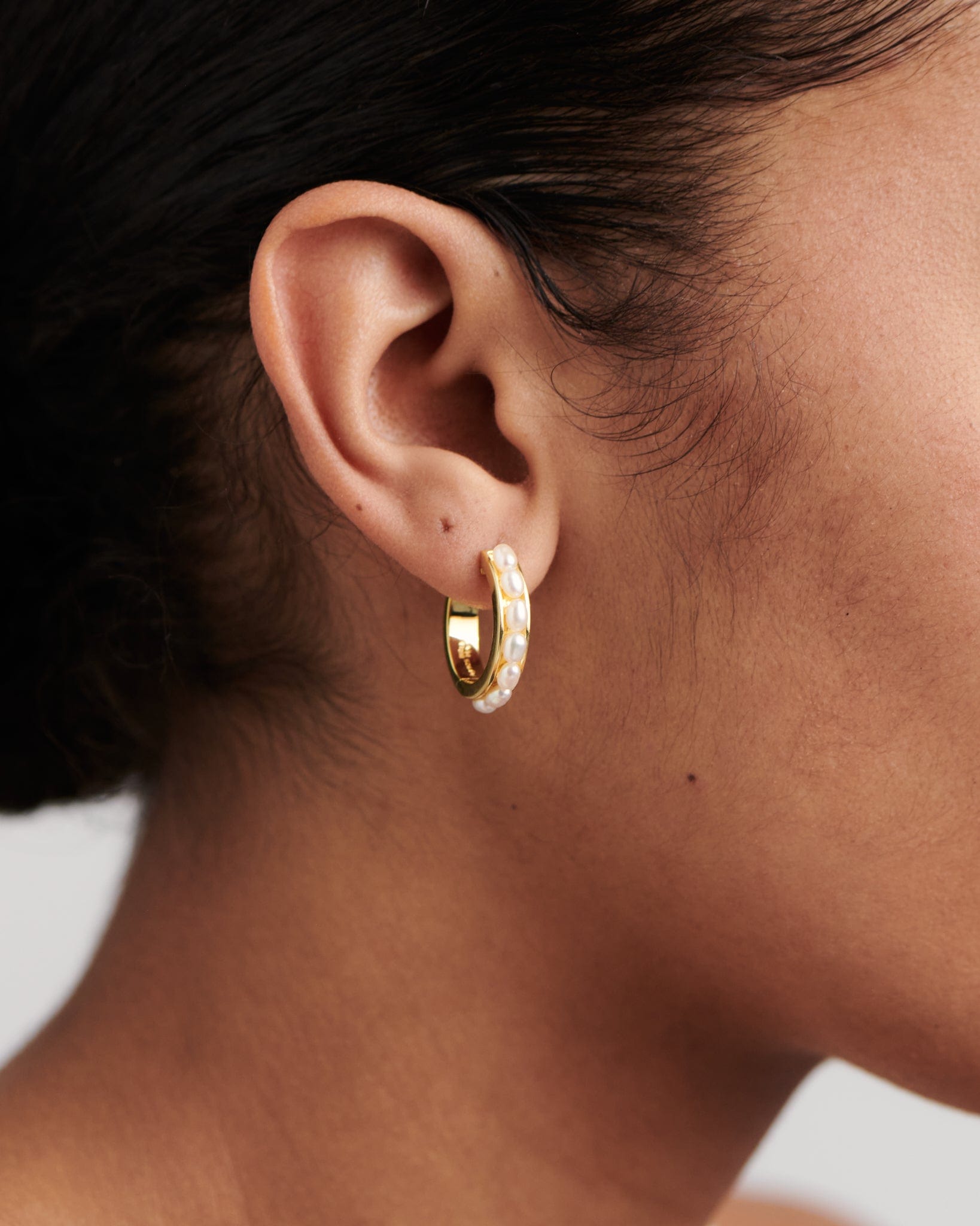 BRUNA The Label Earrings 18k Gold Vermeil / Perlen Rosemary Hoops